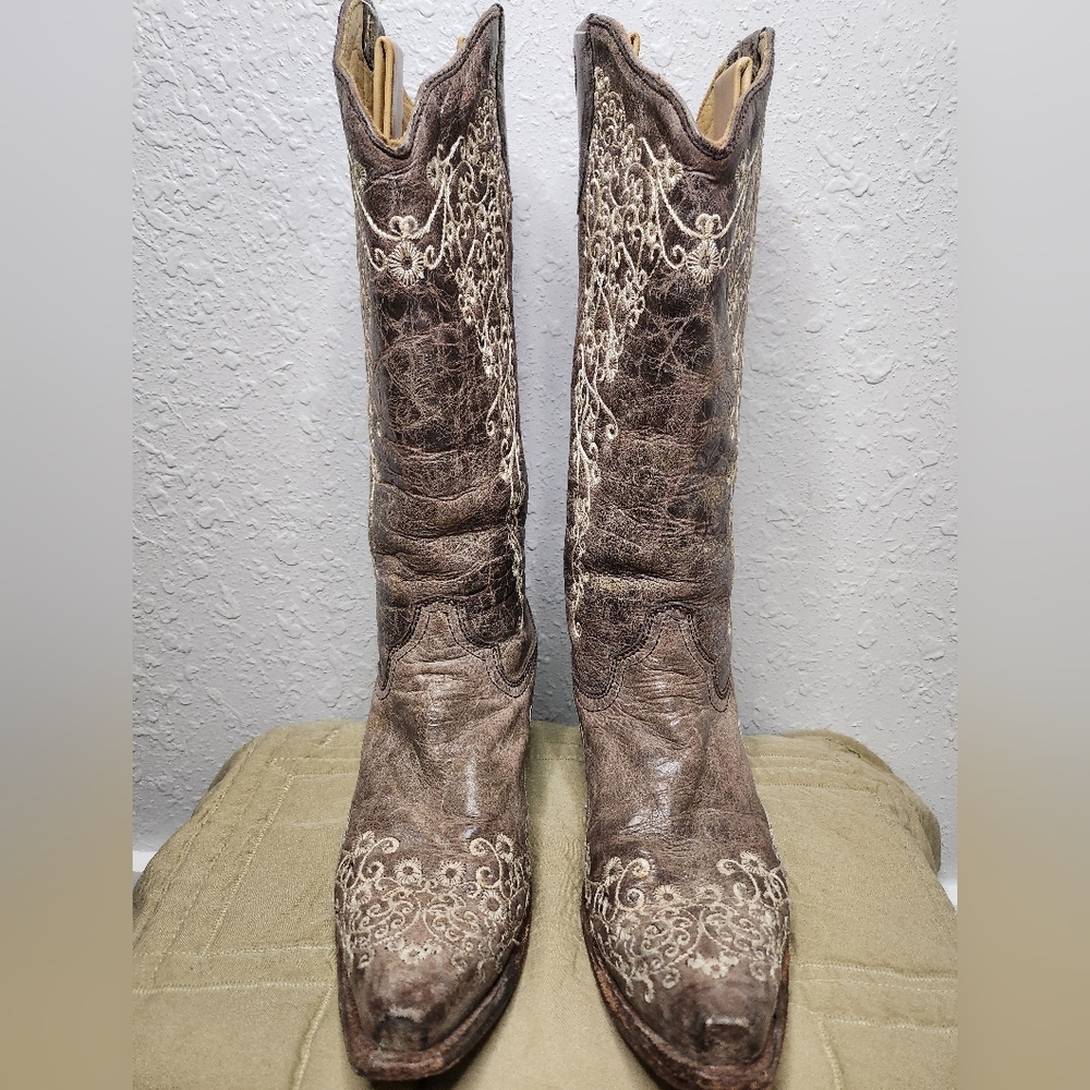 *USED* Corral Vintage Women's with Bone Embroidery Western Boots - Snip Toe